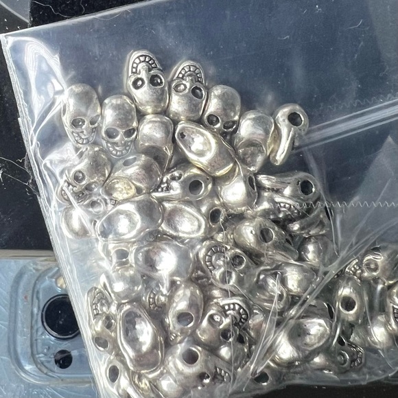 JEWELS AND GEMS DAY OF THE DEAD BEAD EDITION GIFT SET - Picture 5 of 10